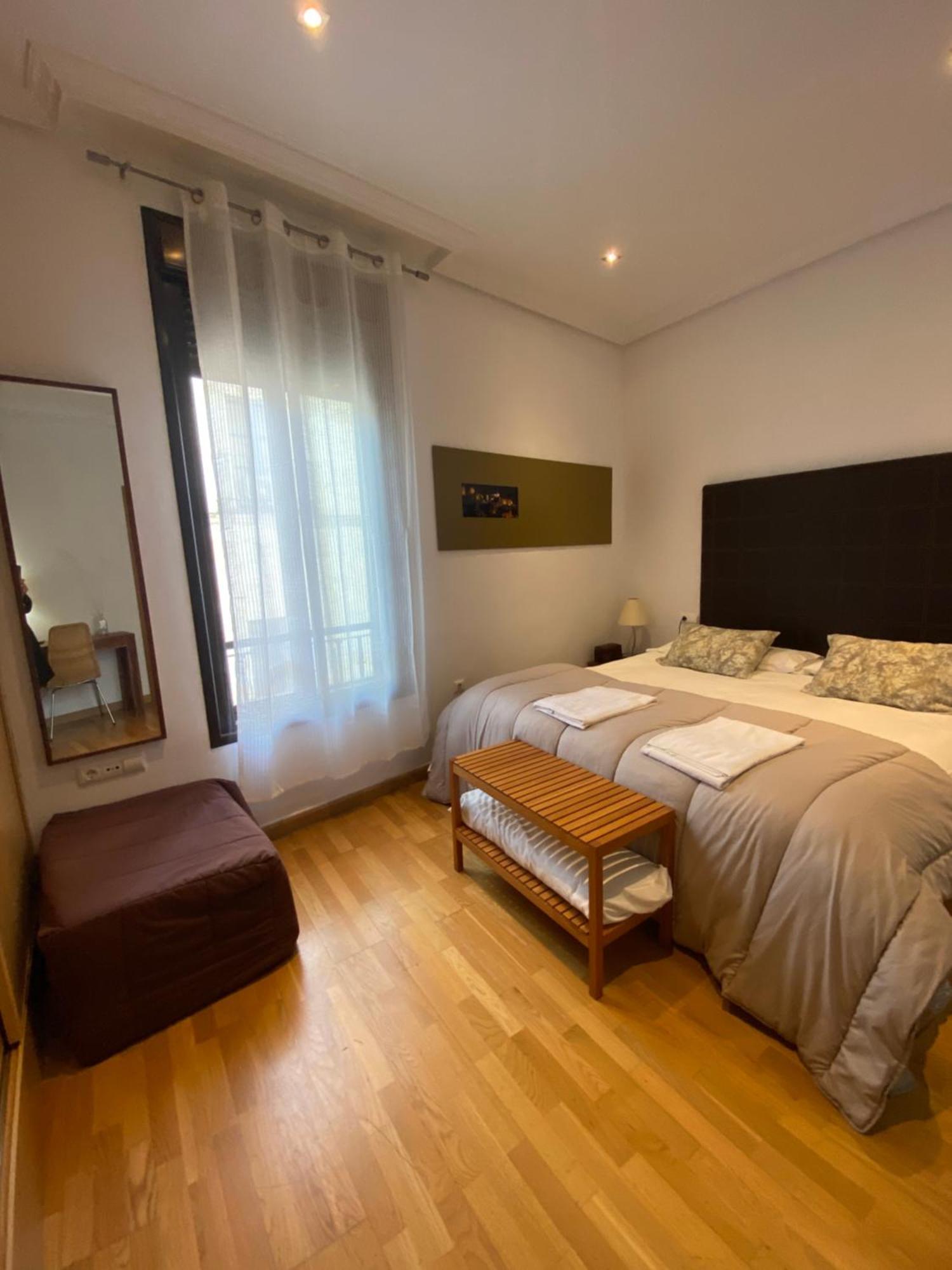 Apartamentos Caces Екстериор снимка