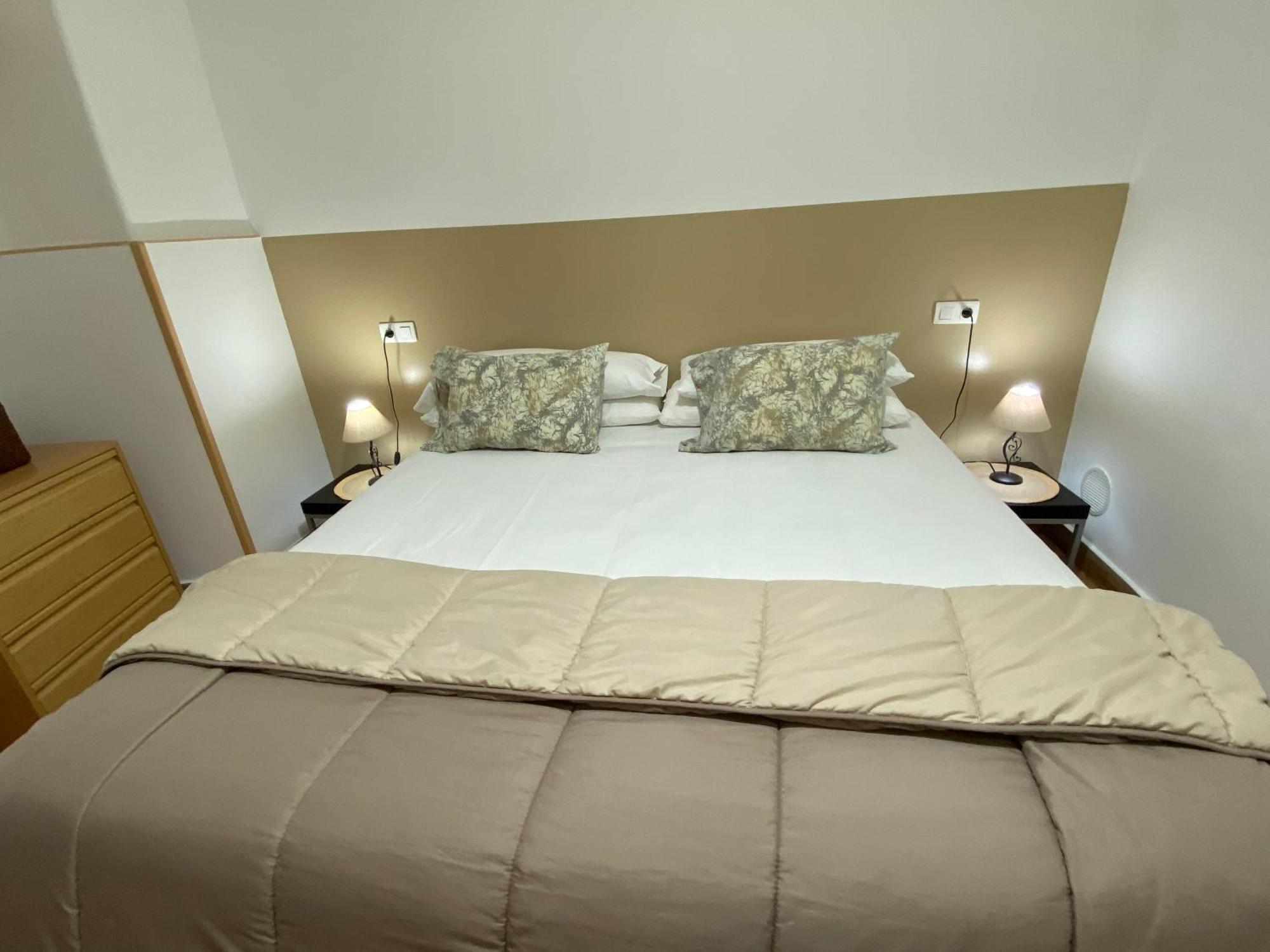 Apartamentos Caces Екстериор снимка