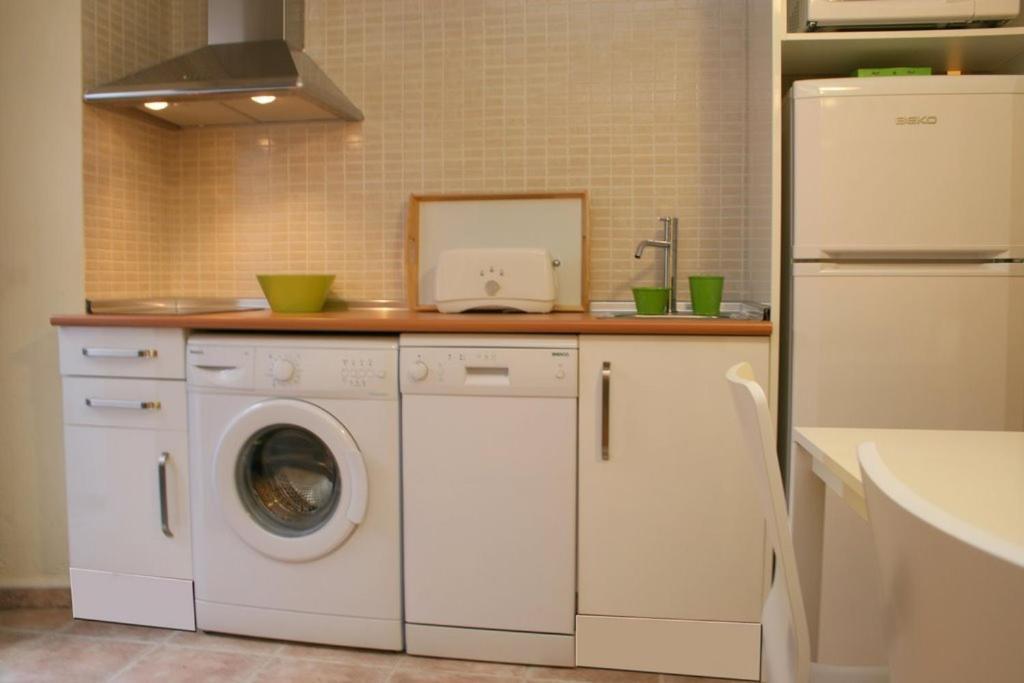 Apartamentos Caces Екстериор снимка