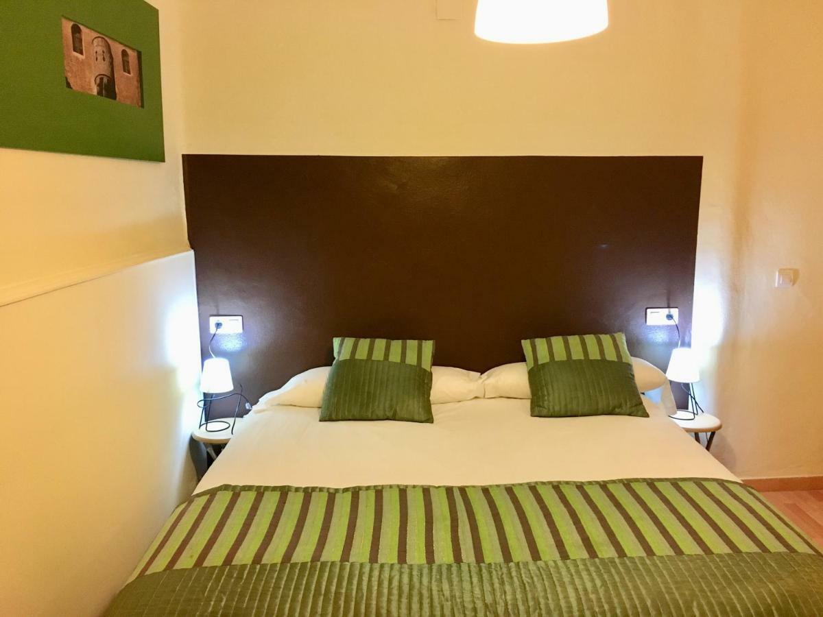 Apartamentos Caces Екстериор снимка