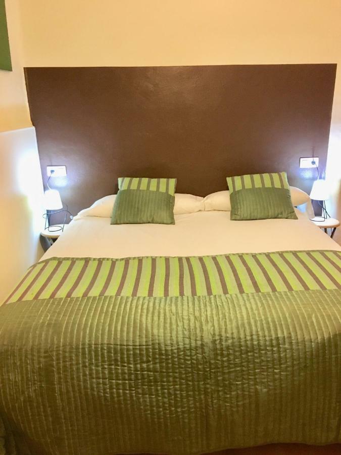 Apartamentos Caces Екстериор снимка